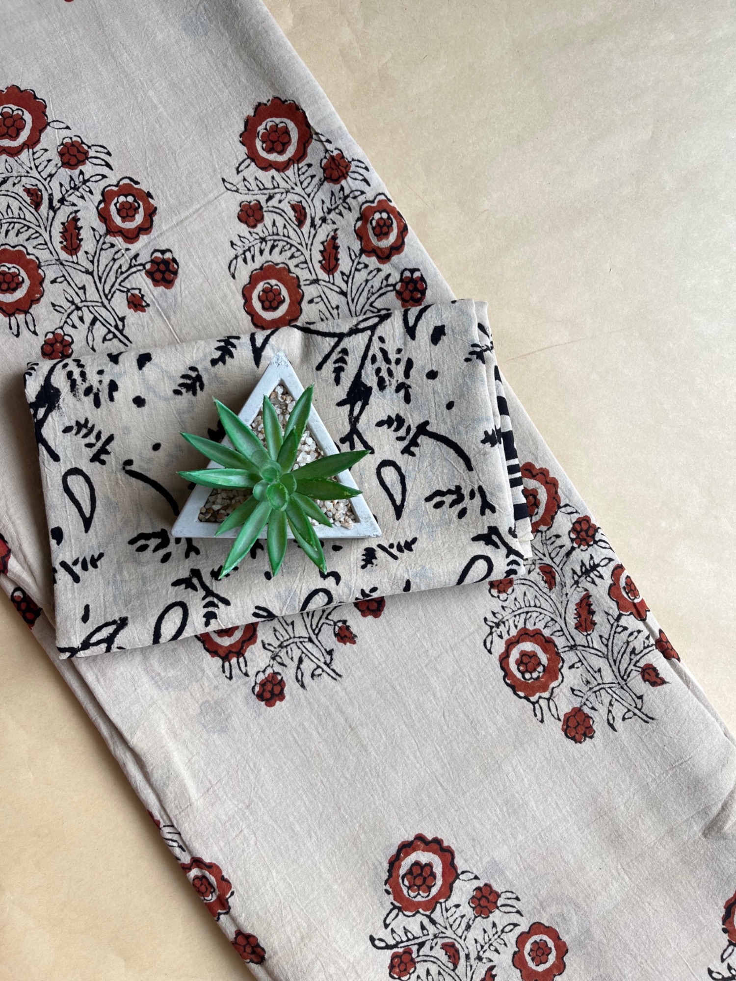 35F5ACA1-8E37-4504-919A-994C22392CCB