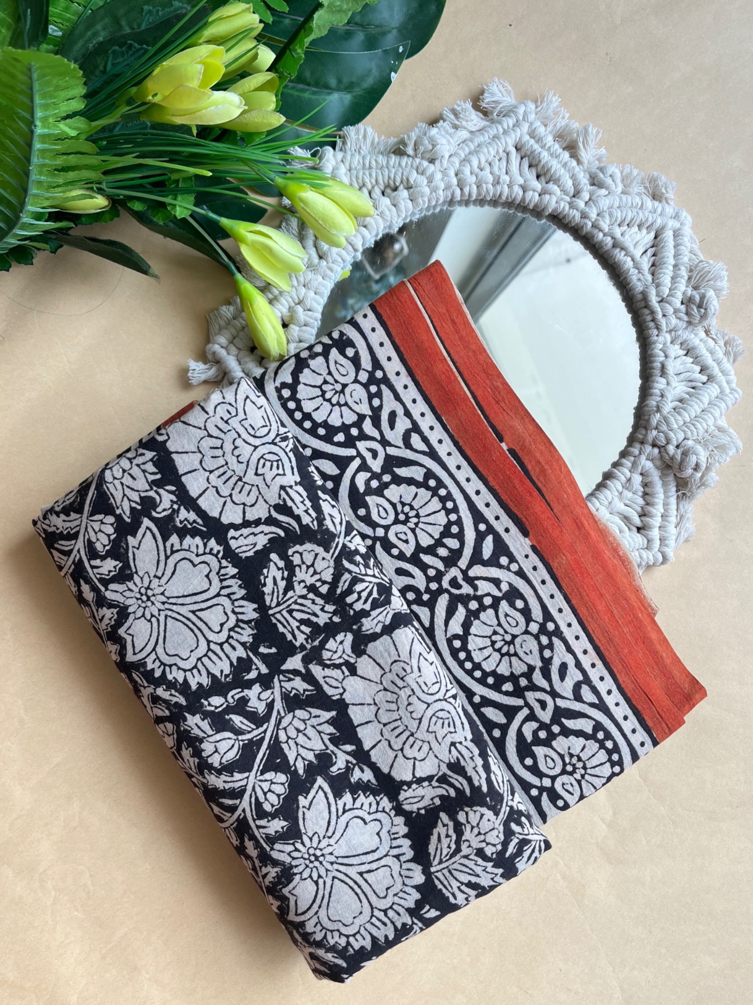 EF6737B7-2B2B-48C1-8D86-EFCD8869F966